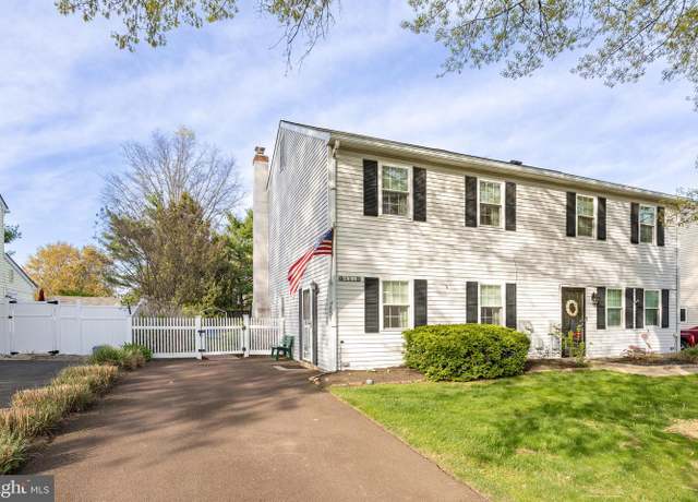 Property at 451 Indian Crest Dr, Harleysville, PA 19438, 3 beds, 1.5 baths