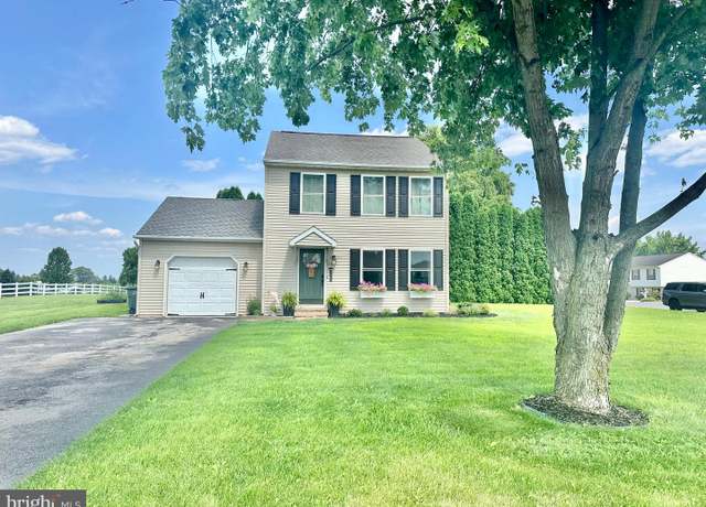 Property at 3311 Fox Run Rd, Dover, PA 17315, 3 beds, 1.5 baths