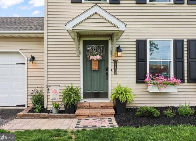 Property at 3311 Fox Run Rd, Dover, PA 17315, 3 beds, 1.5 baths