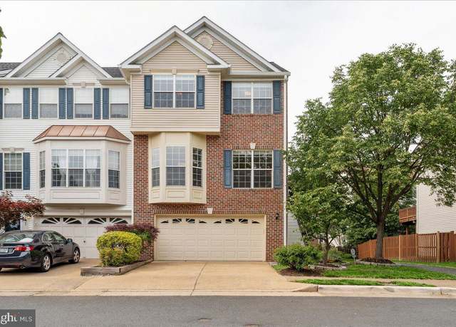 Property at 6620 Hunter Creek Ln, Alexandria, VA 22315, 3 beds, 3 baths