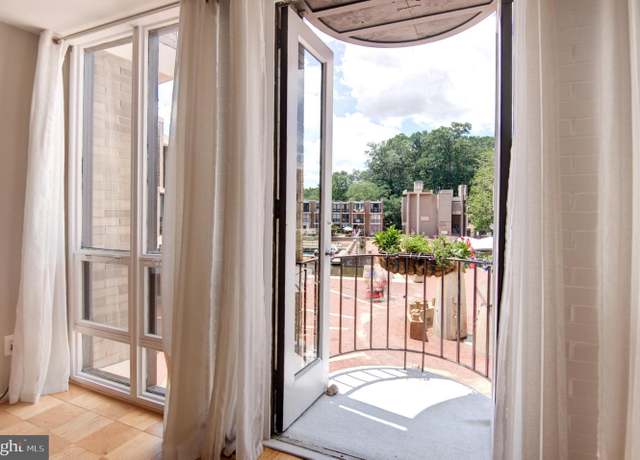Property at 1642 Chimney House Rd, Reston, VA 20190, 1 bed, 1 bath