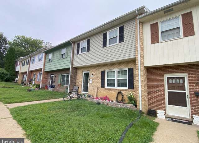 Property at 209 Overlook Ct, Fredericksburg, VA 22405, 4 beds, 2.5 baths