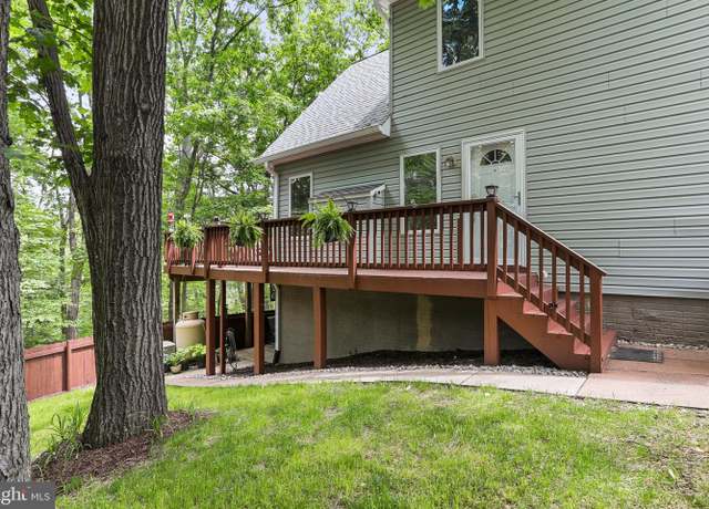 Property at 129 Nemacolin Trl, Hedgesville, WV 25427, 4 beds, 2 baths