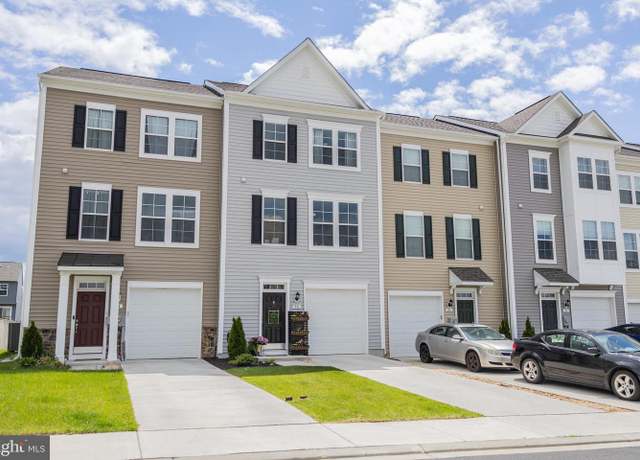 Property at 30 Kirby Ct, Bunker Hill, WV 25413, 4 beds, 3.5 baths