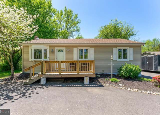 Property at 114 Kelly Driver, Laurel Springs, NJ 08021, 3 beds, 1 bath