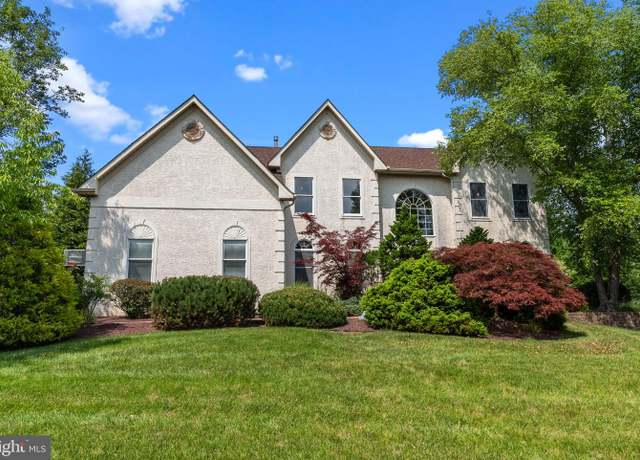Property at 12 Furlong Ct, Holland, PA 18966, 5 beds, 3.5 baths