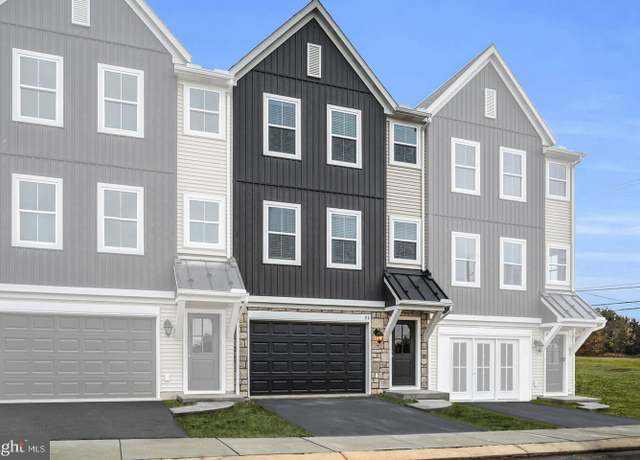Property at 26 Morgan Cir Unit 002-01, Carlisle, PA 17013, 3 beds, 2.5 baths