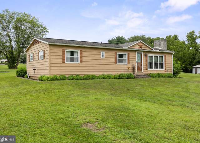Property at 118 Oak Hill Rd, Carlisle, PA 17015, 3 beds, 1.5 baths