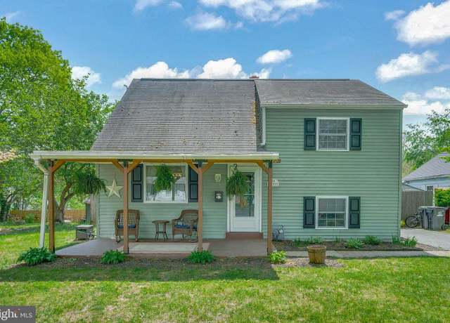 Property at 40 Robarts Dr, Phoenixville, PA 19460, 4 beds, 2 baths