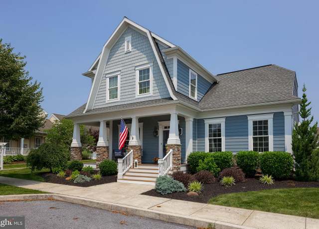 Property at 313 Liberty St, Ephrata, PA 17522, 3 beds, 2.5 baths