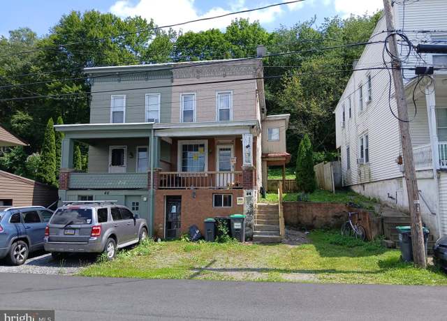 Property at 44 Cadbury St, Pottsville, PA 17901, 2 beds, 1 bath