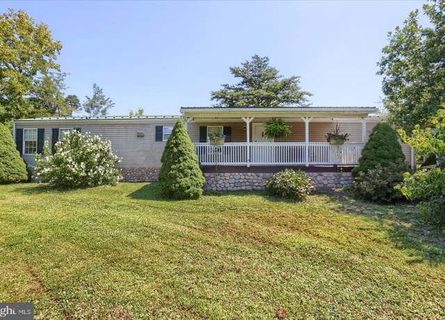 Property at 700 Penns Dr, Selinsgrove, PA 17870, 4 beds, 2 baths
