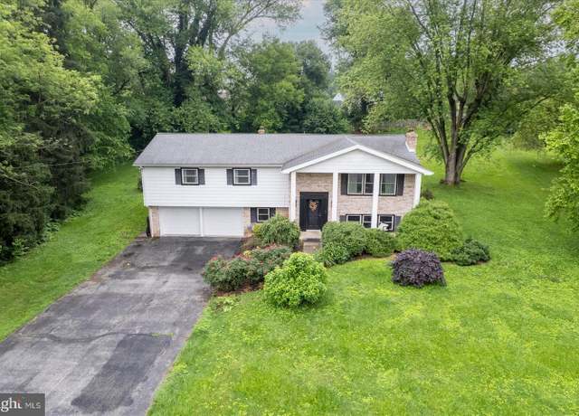 Property at 301 N Lynbrook Dr N, York, PA 17402, 3 beds, 2.5 baths