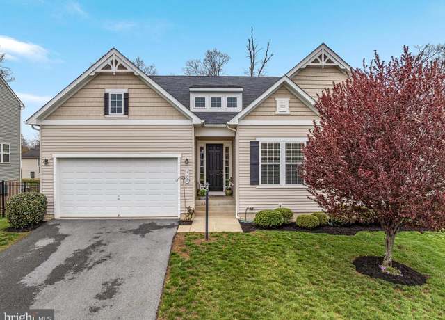 Property at 327 Lynnehaven Dr, Winchester, VA 22602, 3 beds, 3 baths