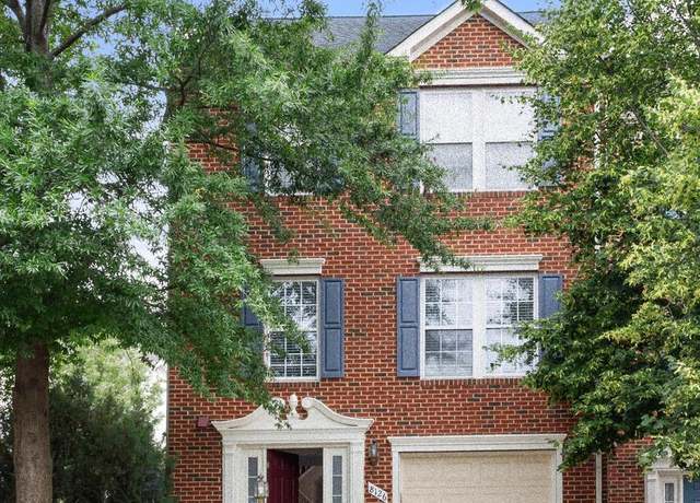 Property at 8126 Horseshoe Cottage Cir, Lorton, VA 22079, 3 beds, 2.5 baths