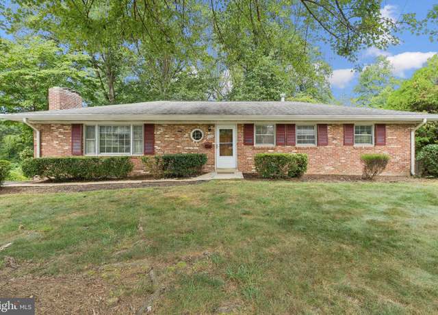 Property at 4624 Braeburn Dr, Fairfax, VA 22032, 5 beds, 3 baths