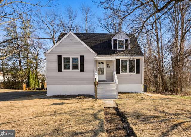 Property at 454 Martin Ave, Maple Shade, NJ 08052, 4 beds, 1 bath