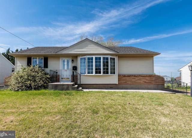 Property at 415 Plantation Dr, Glendora, NJ 08029, 3 beds, 1.5 baths