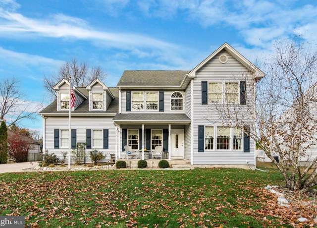 Property at 314 Pennsylvania Ave, Pine Beach, NJ 08741, 4 beds, 2.5 baths