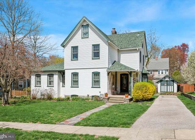 Property at 207 Chestnut Ave, Narberth, PA 19072, 4 beds, 2.5 baths