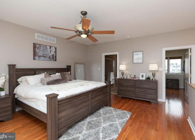 Property at 919 N Front St Unit H, Philadelphia, PA 19123, 3 beds, 2.5 baths