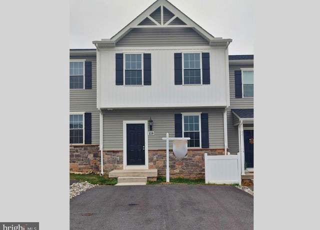 Property at 229 Holstein Dr, Hanover, PA 17331, 3 beds, 2.5 baths