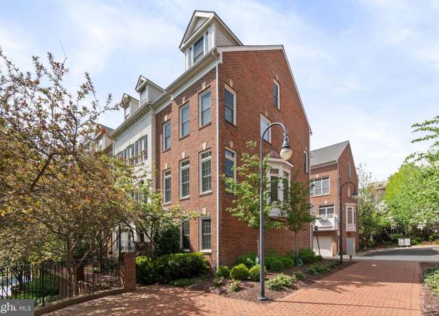 Property at 2423 Fairfax Dr, Arlington, VA 22201, 3 beds, 3.5 baths