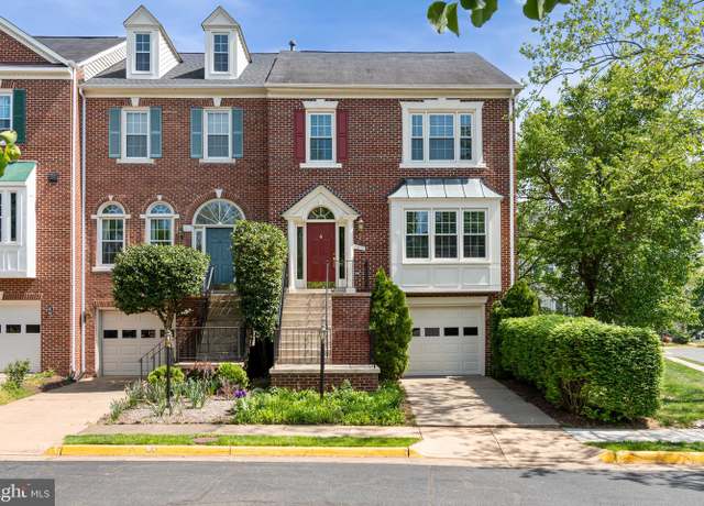 Property at 5811 Summerlake Way, Centreville, VA 20120, 3 beds, 3 baths