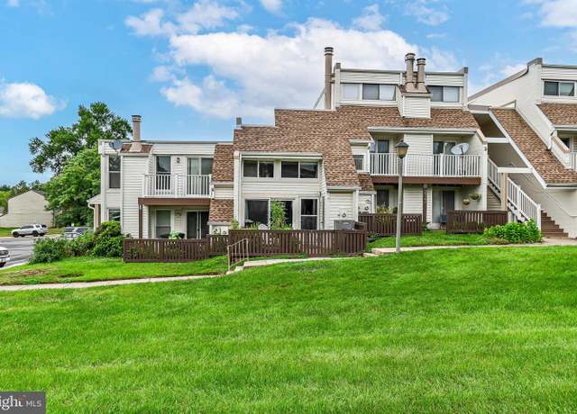 Property at 1054 Mycroft Ct, Sterling, VA 20164, 1 bed, 1.5 baths