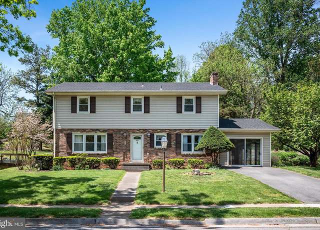 Property at 319 Walker St, Winchester, VA 22601, 4 beds, 2.5 baths