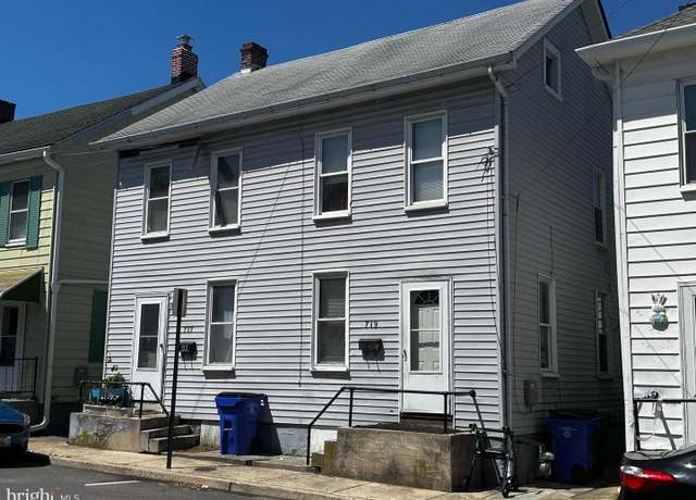 Property at 719 N Locust St, Hagerstown, MD 21740, 3 beds, 1 bath