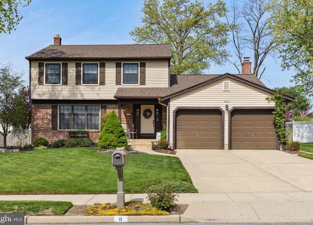 Property at 11 Tinsmith Ln, Marlton, NJ 08053, 3 beds, 2.5 baths