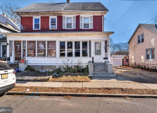 Property at 638 Cherry St, Woodbury, NJ 08096, 3 beds, 1 bath