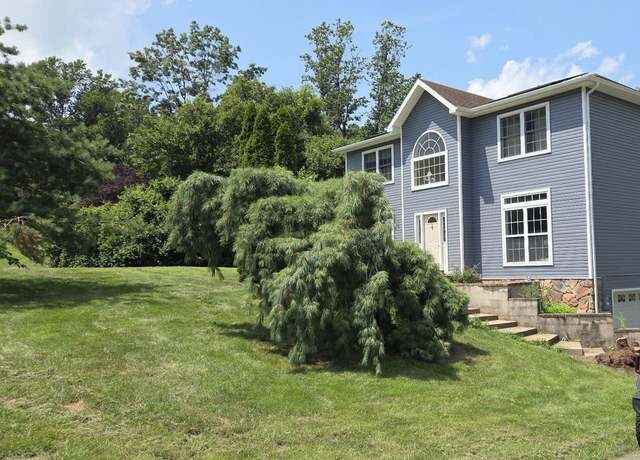 Property at 5021 Brook Ln, Mohnton, PA 19540, 4 beds, 2.5 baths