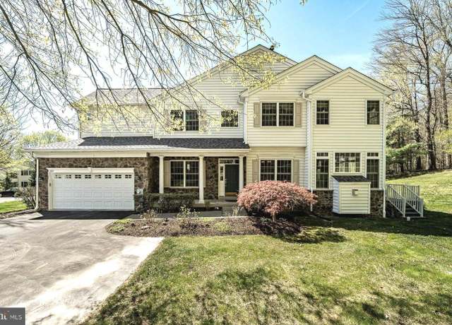 Property at 135 Whiteland Hills Cir #33, Exton, PA 19341, 3 beds, 2.5 baths