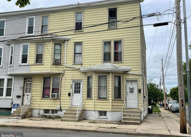 Property at 383 & 385 E King St, Chambersburg, PA 17202, 18 beds