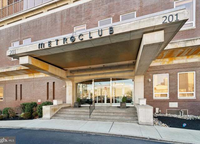 Property at 201 N 8th St #104, Philadelphia, PA 19106, 3 beds, 2 baths