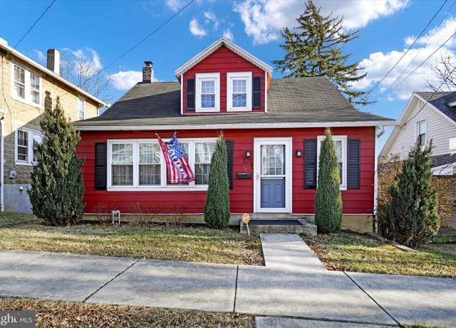 Property at 370 E Market, York, PA 17406, 4 beds, 2 baths