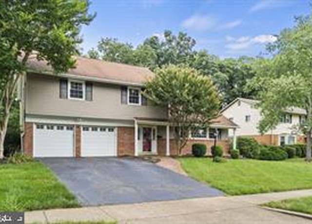 Property at 6103 Sherborn Ln, Springfield, VA 22152, 4 beds, 2.5 baths