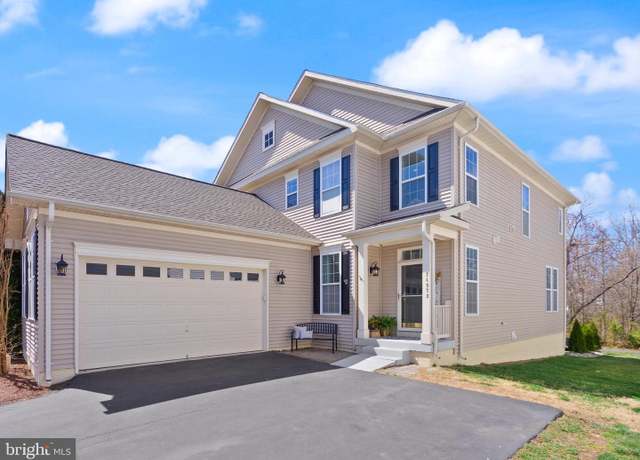 Property at 24973 Devonian Dr, Aldie, VA 20105, 4 beds, 3.5 baths