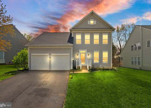 Property at 12573 Garry Glen Dr, Bristow, VA 20136, 4 beds, 3.5 baths