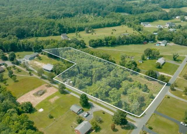 Property at 112 Mccarty Rd, Fredericksburg, VA 22405