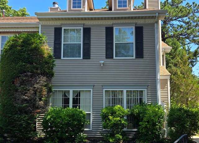 Property at 60 Cherokee Dr, Absecon, NJ 08205, 2 beds, 2.5 baths