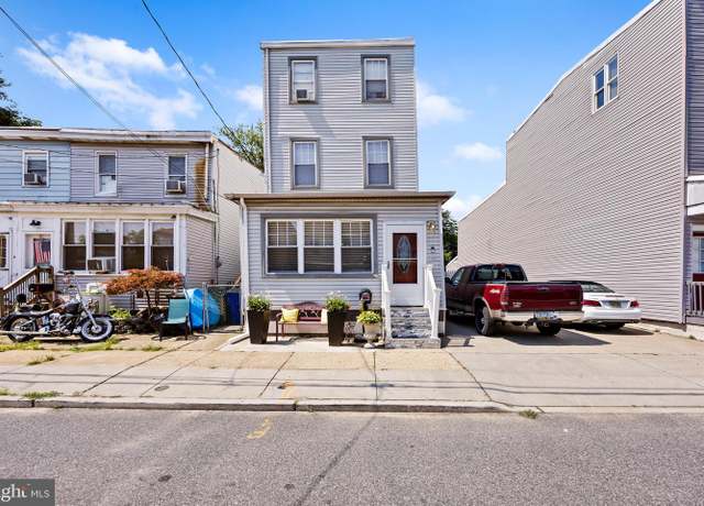 Property at 844 Cumberland St, Gloucester City, NJ 08030, 6 beds, 3 baths