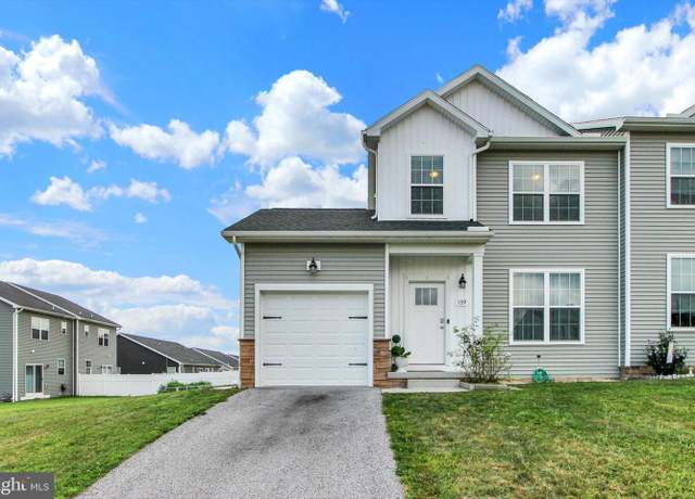 Property at 139 Skyview Cir, Hanover, PA 17331, 4 beds, 2.5 baths