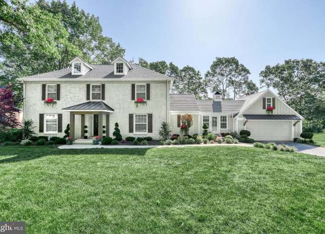 Property at 215 E Lauer Ln, Camp Hill, PA 17011, 6 beds, 4.5 baths