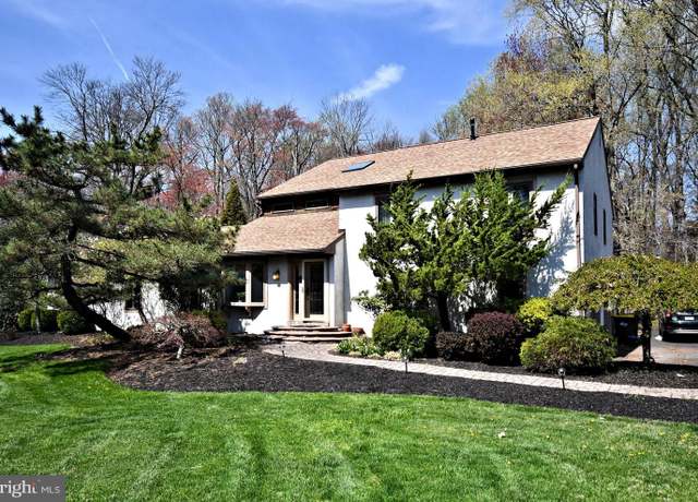 Property at 12 Virginia Ln, Horsham, PA 19044, 5 beds, 4.5 baths