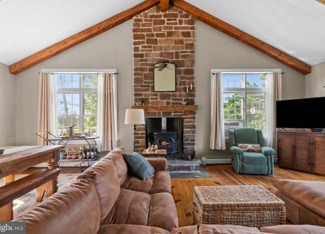 Property at 721 Harleysville Pike, Harleysville, PA 19438, 3 beds, 1.5 baths