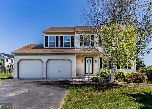 Property at 105 Nina Dr, York, PA 17402, 4 beds, 2.5 baths