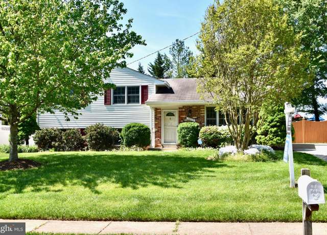 Property at 14717 Algretus Dr, Centreville, VA 20120, 4 beds, 3.5 baths